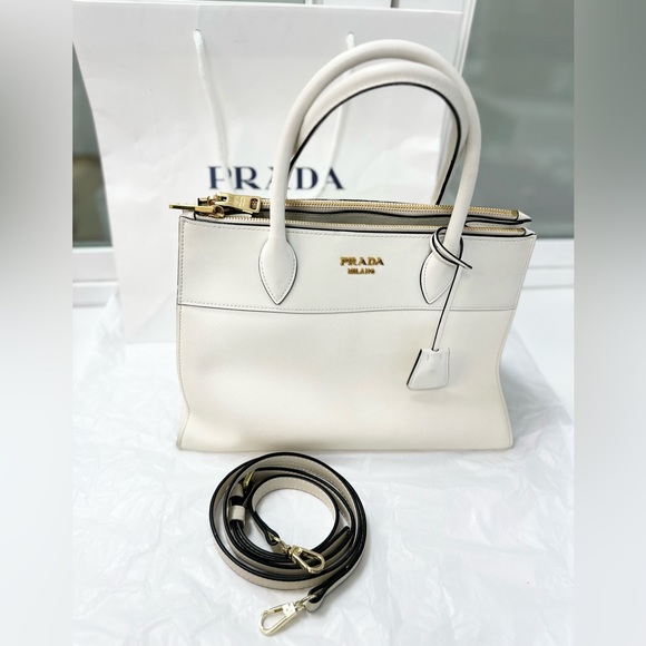 Prada Saffiano City Authentic Vintage - Picture 1 of 13